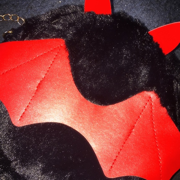 Naughty & Nice Kawaii Pet Crossbody Bag - Picture 1 of 5